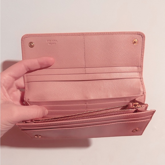 🎀Pink prada wallet bow🎀 - Picture 3 of 4